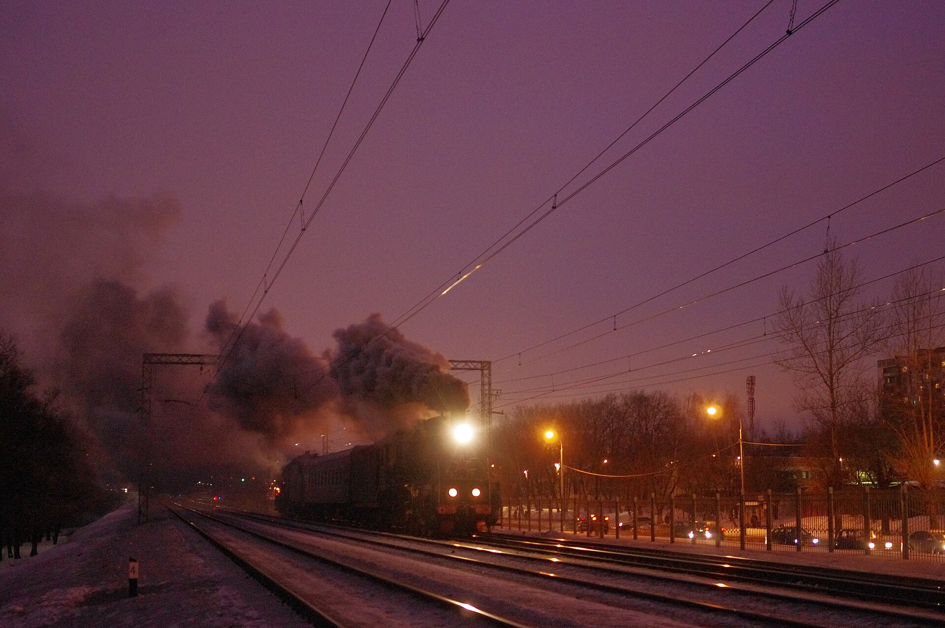 RZD ER 774 38 steam locomotive at night. (15908546523)